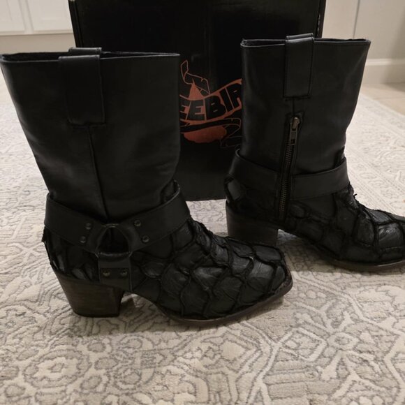 Freebird by Steven Black Ankle Boots - Picture 8 of 11